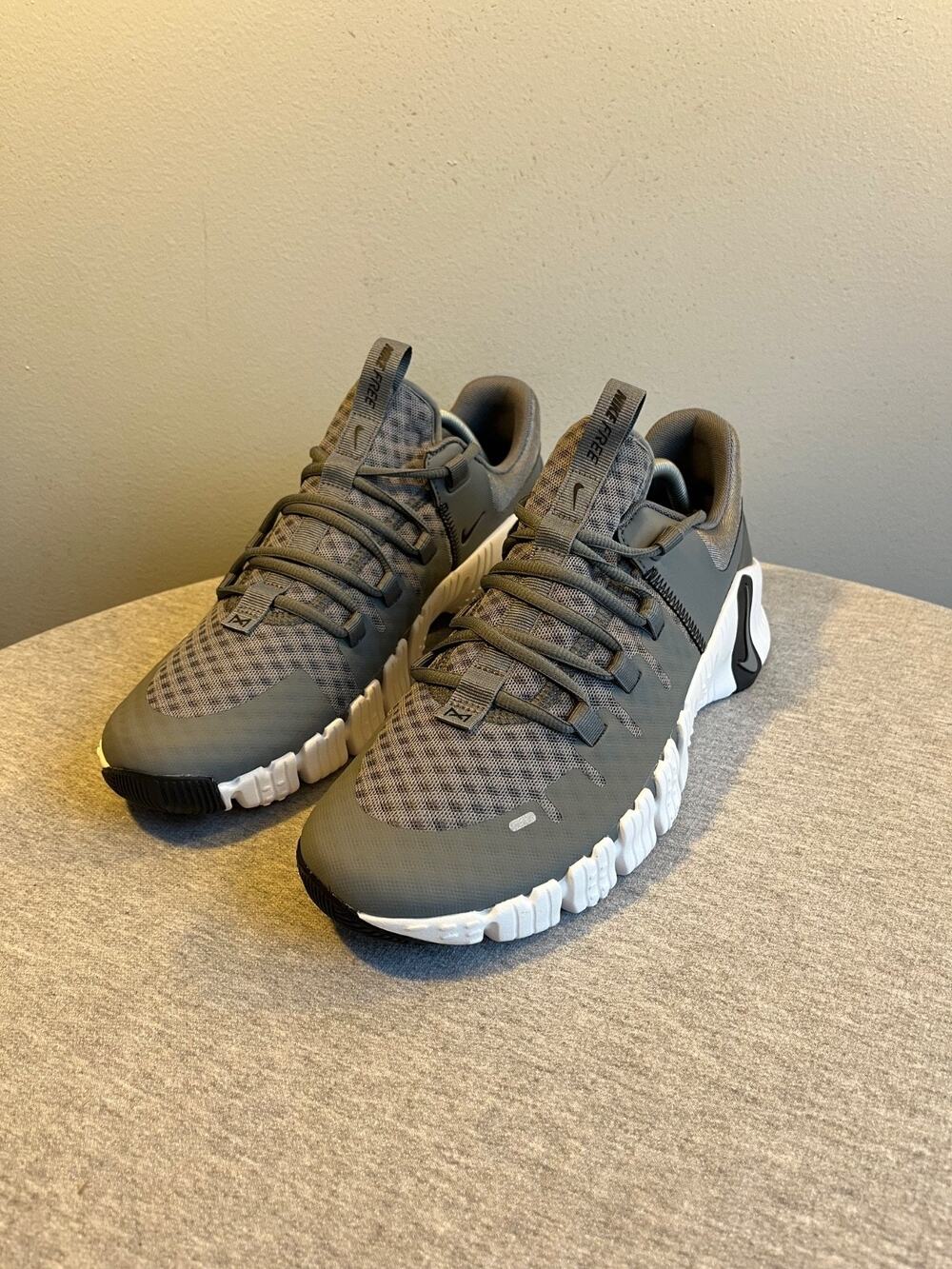 Nike Free Metcon 5 Training Shoes Sneakers Smoke Grey Men's Size 10 DV3949-003